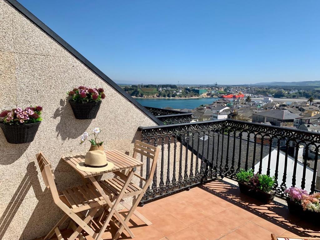 Moderno Piso Con La Mejor Terraza De Ribadeo Y Vistas Maravillosas Exterior photo